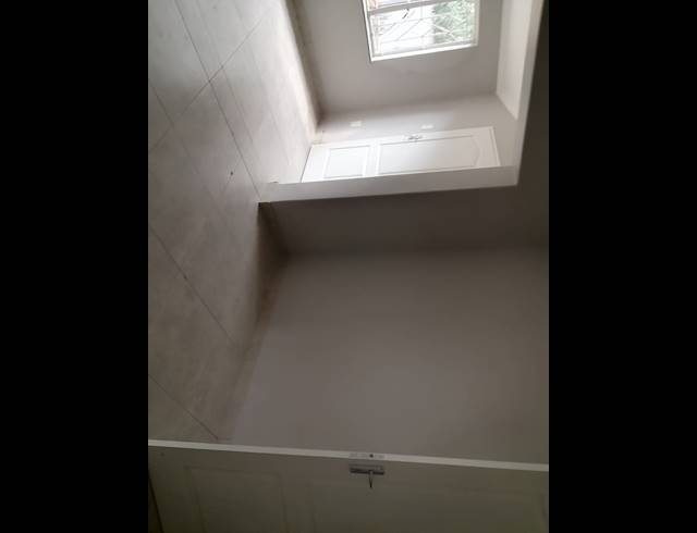 3 BEDROOM HOUSE FOR SALE IN OOS EINDE